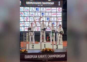 Нагородження учасників чемпіонату Європи з карате у Ризі. Фото Фастівської міської ради.