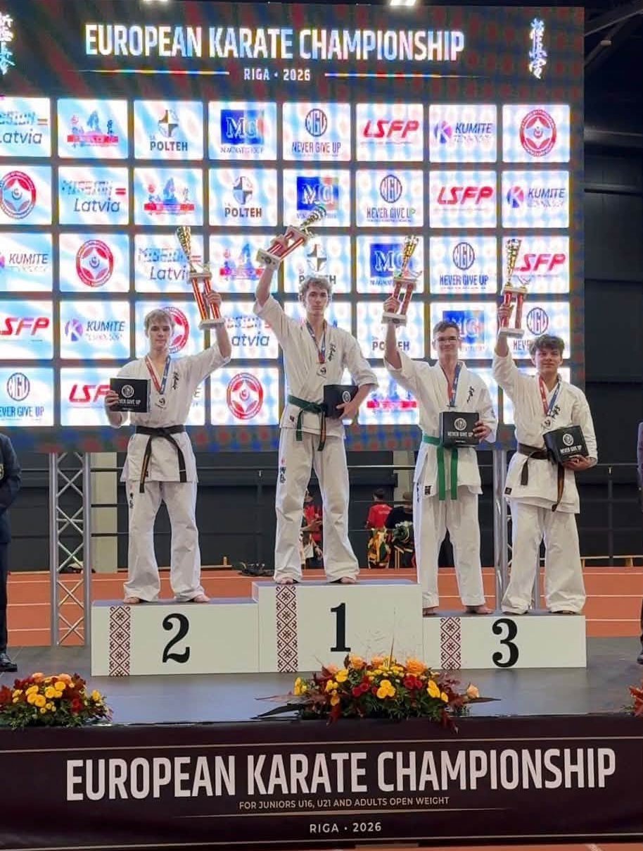 Нагородження учасників чемпіонату Європи з карате у Ризі. Фото Фастівської міської ради.